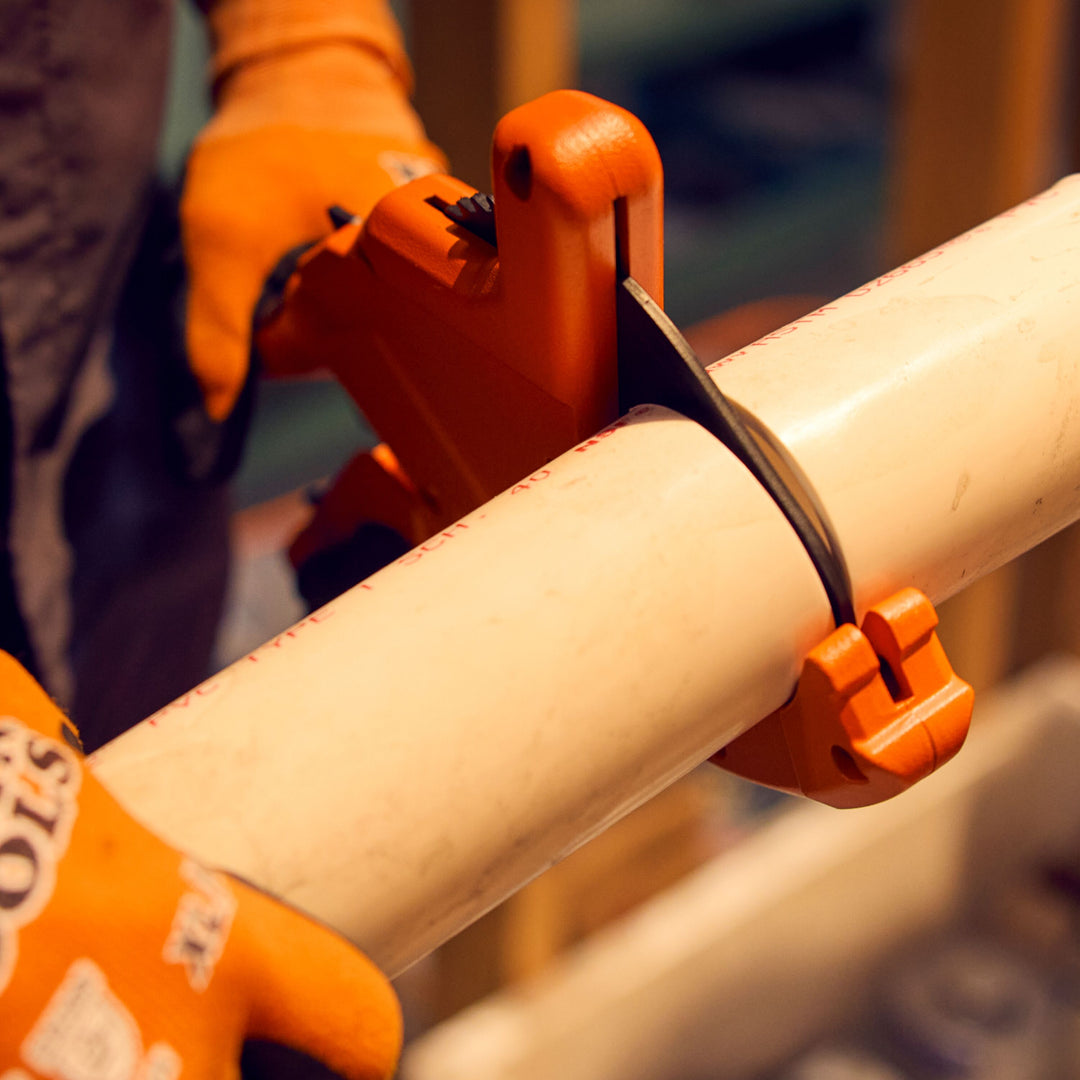 Klein Tools 50080 2-Inch Ratcheting PVC Pipe Cutter