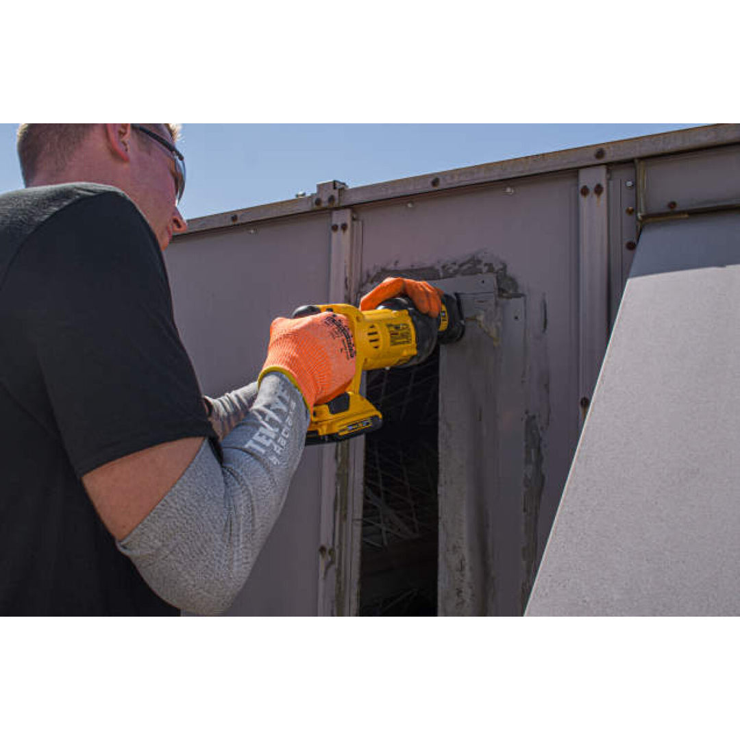 Radians RADT7418TS RADT74 13g TEKTYE® A4 Cut Protection Sleeve - 18" Length with Thumb Slot