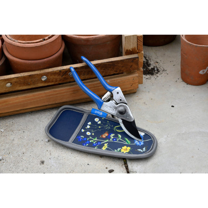 Corona GRH/PHBOXBM RHS® British Meadow Pruner & Holster Set