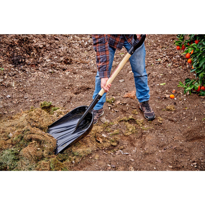 Corona SS 42011 #12 Plastic Western Scoop Shovel, 30 in. Wood D-Grip Handle