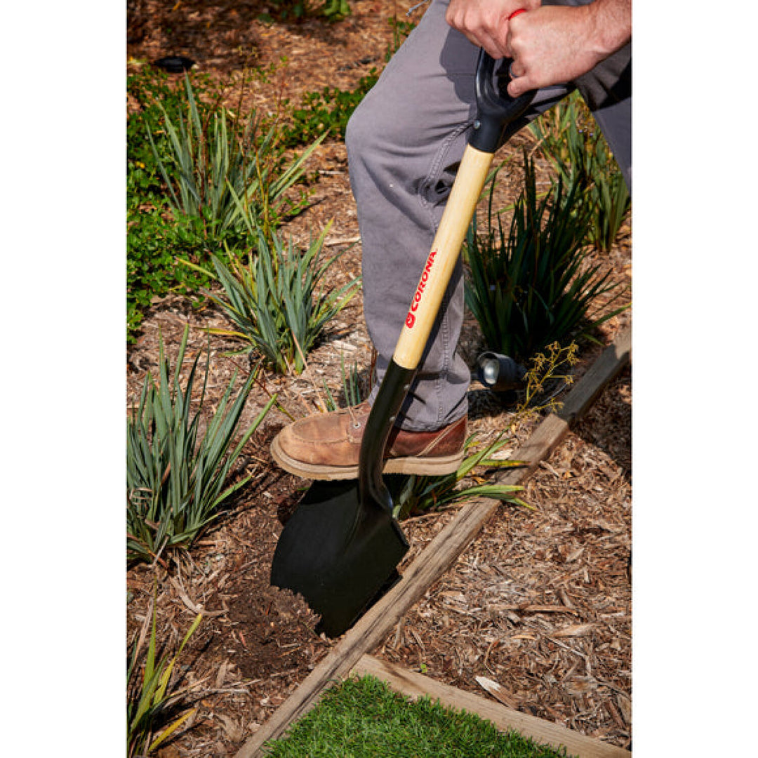 CORONA-SS 26010 · #2 Round Point Shovel - D-Grip