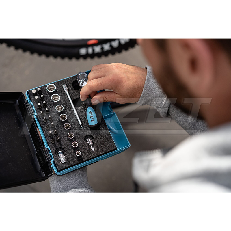 Hazet 854T 1/4" 33 Pc Socket and Bit Titanium-Nitride Set