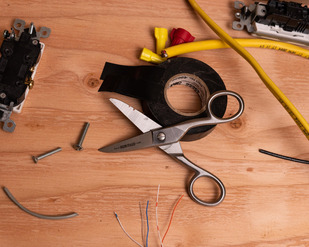 Heritage Cutlery 152S Electrician Scissor / Notched