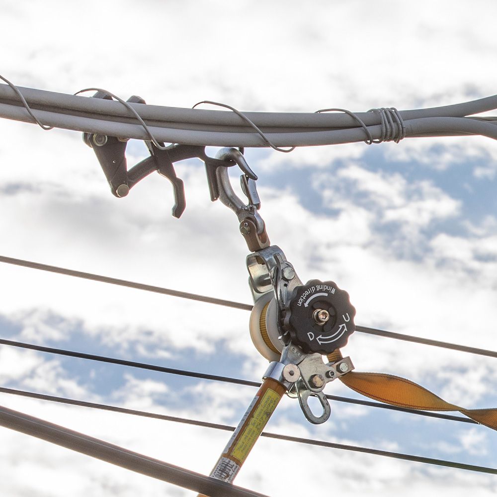 Klein Tools 16477-28 Wide Range Distribution Grip, Tree Wire