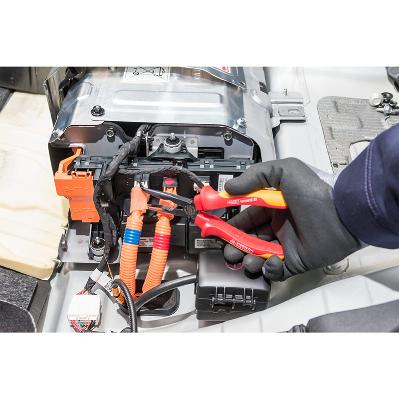 Hazet 1841BVDE-33 Snipe Nose Pliers with Protective Insulation, Curved