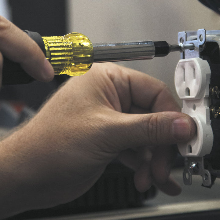 Klein Tools 32517 Multi-Bit Screwdriver / Tap Tool, 14-Piece