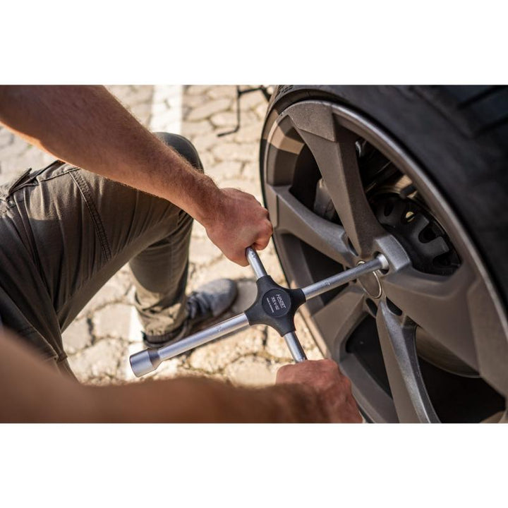 Hazet 705V-02 Four-Way Rim Wrench, 17 x 19 x 22 mm Outside Hex, 12.5mm (1/2") Square