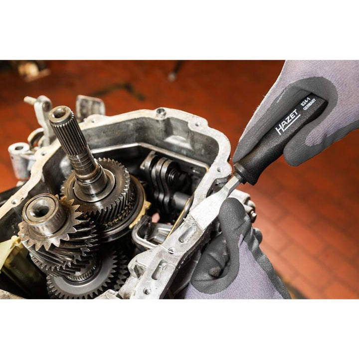 Hazet 824-1 Blunt Scraper, Short Blade, Flat Profile, 0.5x23mm