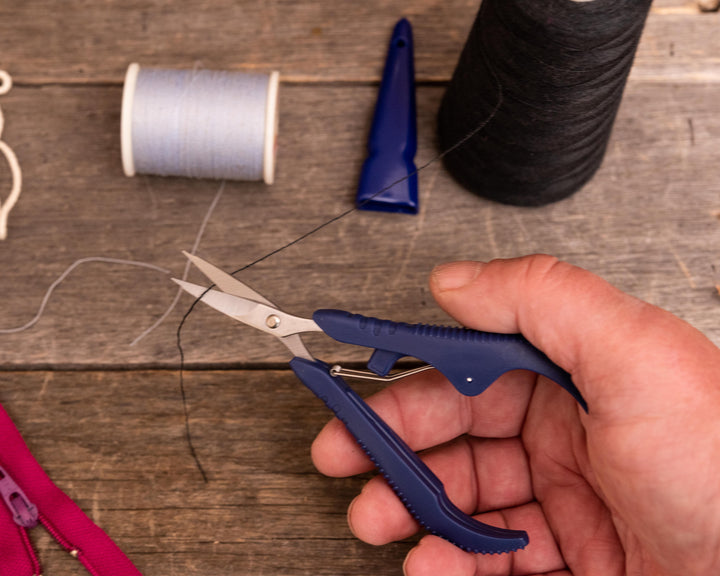 Heritage Cutlery VP51 5'' Spring Loaded Embroidery Nipper / Curved Blades