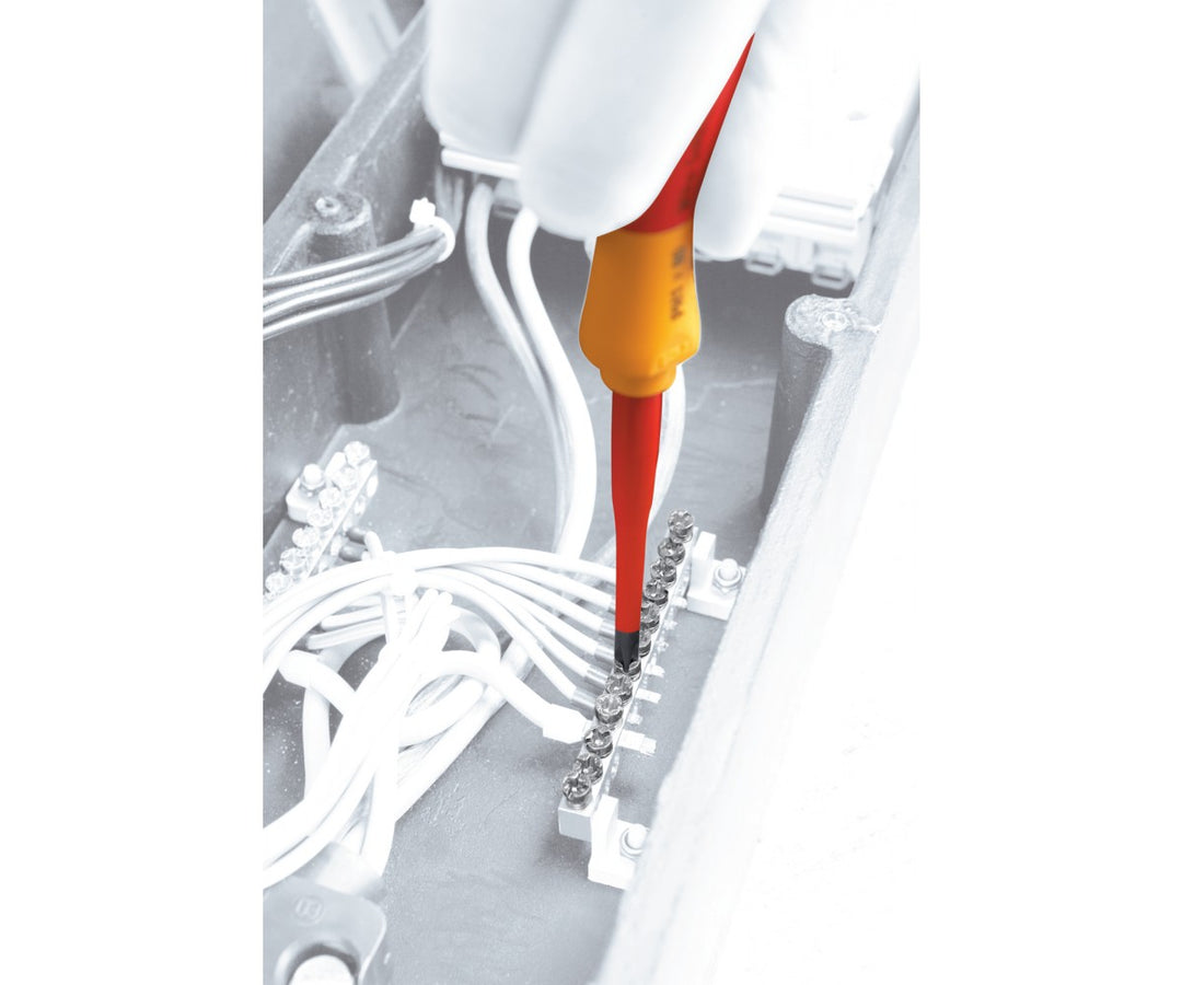 Wiha Tools 28390 15 Piece Insulated Slim Screwdriver Pouch Set