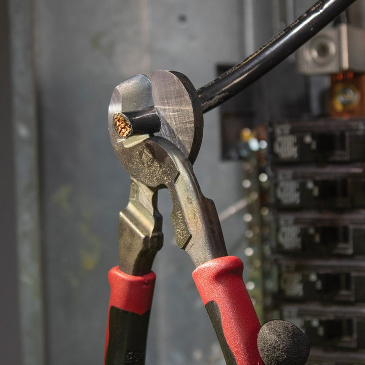 Klein Tools J63225N Journeyman High-Leverage Wire Cable Cutter and Stripper for Cutting  Aluminum, Soft Copper and Communications Cable